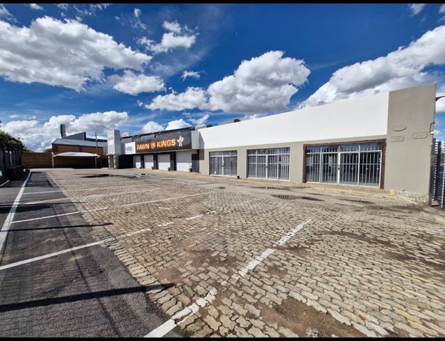 1,200M² RETAIL TO LET IN BEYERS PARK